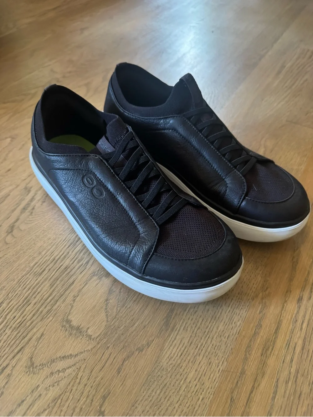 OOFOS Size 12 Men's Club Plus Casual Black Leather Sneakers